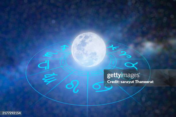 zodiac signs inside of horoscope circle. astrology in the sky with many stars and moons astrology and horoscopes concept - astrologie photos et images de collection