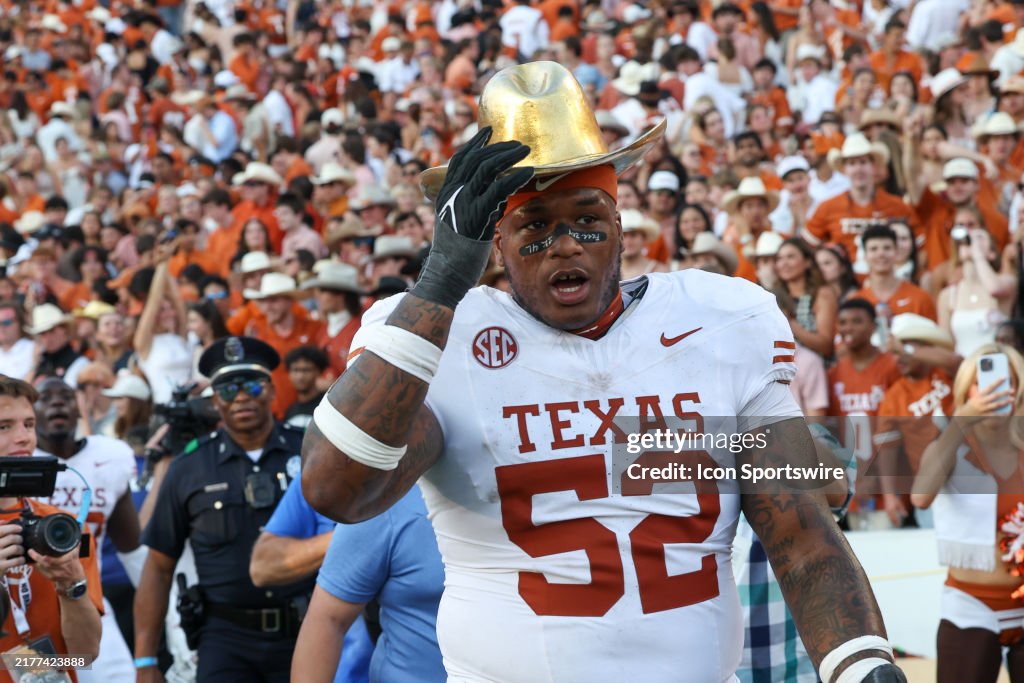 COLLEGE FOOTBALL: OCT 12 Allstate Red River Rivalry - Texas vs Oklahoma
