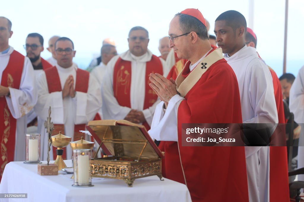 Catholics celebrate Palm Sunday