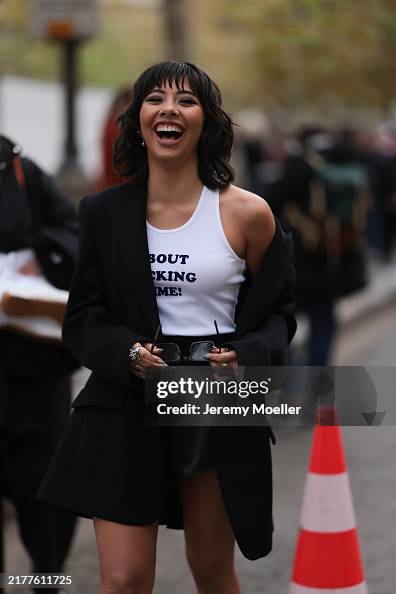 Street Style - Paris Fashion Week - Womenswear Spring/Summer 2025 - Day Eight Street Style - Paris Fashion Week - Womenswear Spring/Summer 2025 - Day Eight