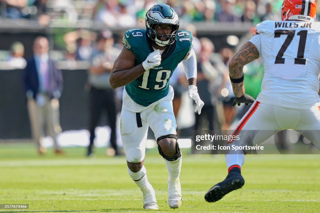 Sweat Rushing Philadelphia Eagles linebacker Josh Sweat rushes during the game ...