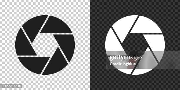 ilustraciones, imágenes clip art, dibujos animados e iconos de stock de obturador de la cámara. icono para diseño sobre fondo en blanco - cámara cinematográfica
