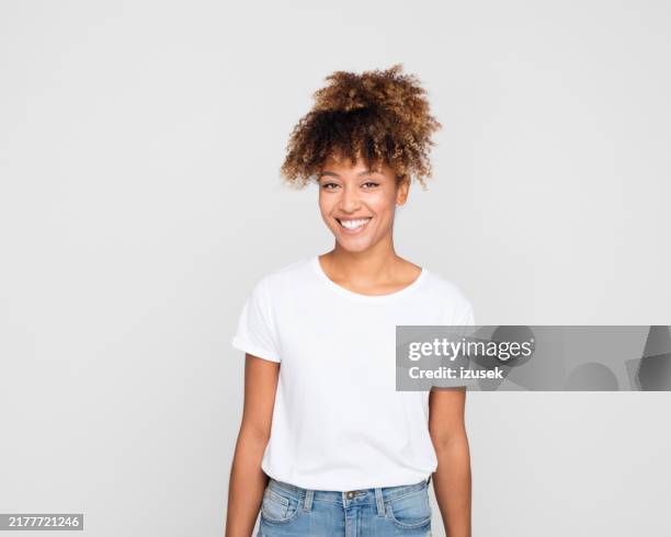 confident afro american woman in casuals - blank t shirt stock pictures, royalty-free photos & images