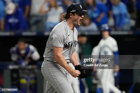 Division Series - New York Yankees v Kansas City Royals - Game 4 Division Series - New York Yankees v Kansas City Royals - Game 4