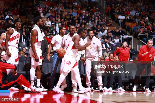Toronto Raptors Bench 2,076 Raptors Bench Stock Photos, High-Res Pictures, and Images - Getty ...