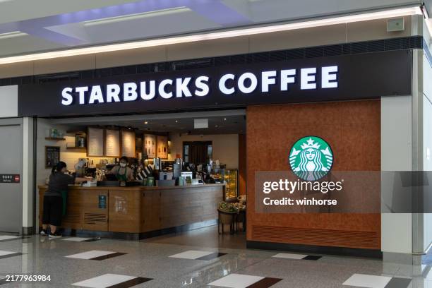 starbucks coffee - starbucks stock pictures, royalty-free photos & images