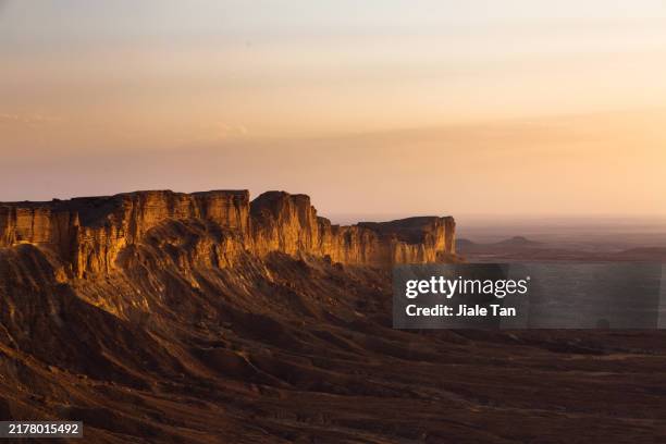 sunset at edges of the world - at the edge of the world stock pictures, royalty-free photos & images