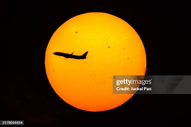 sunspots, geomagnetic storms - sonnenflecken stock-fotos und bilder