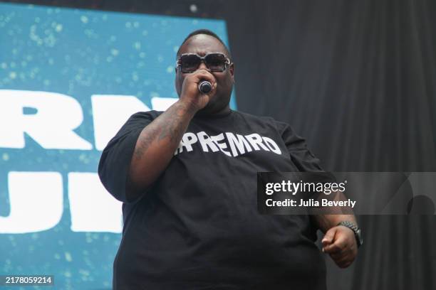 Eight D Rapper 419,121 8 Ball Images Stock Photos, High-Res Pictures, and Images ...