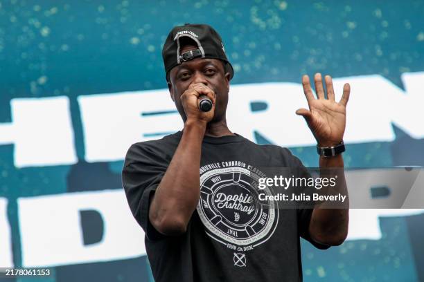 Devin Jennings Rapper 94 Julia Devin Stock Photos, High-Res Pictures, and Images - Getty Images
