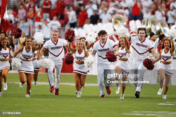 Arkansas Razorbacks Cheer 1,340 Arkansas Razorbacks Cheerleaders Stock Photos, High-Res Pictures ...