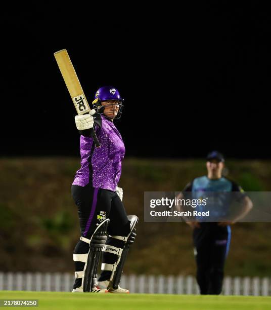 Runs for Lizelle Lee of the Hobart Hurricanes during the T20 Spring Challenge match between Adelaide Strikers and Hobart Hurricanes at Karen Rolton...