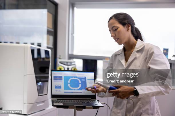 18 Invisalign Digital Scan Stock Photos, High-Res Pictures, and Images ...