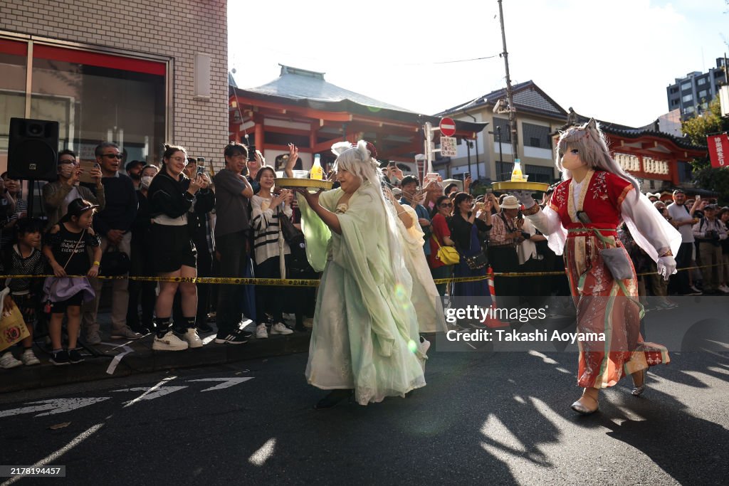 People Dress Up As Cats For Bakeneko Festival On Halloween