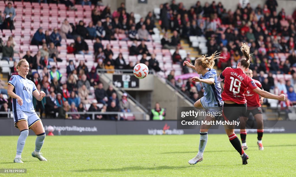 Manchester United v Tottenham Hotspur - Barclays Women's Super League
