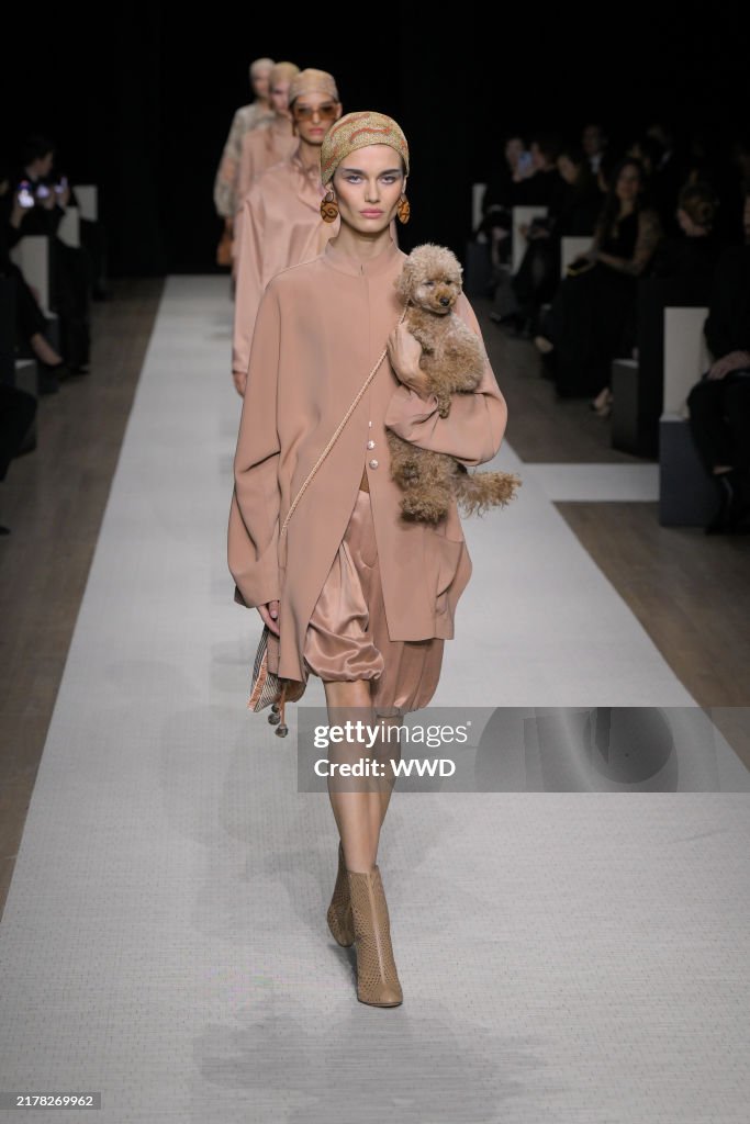 Giorgio Armani RTW Spring 2025 - Runway