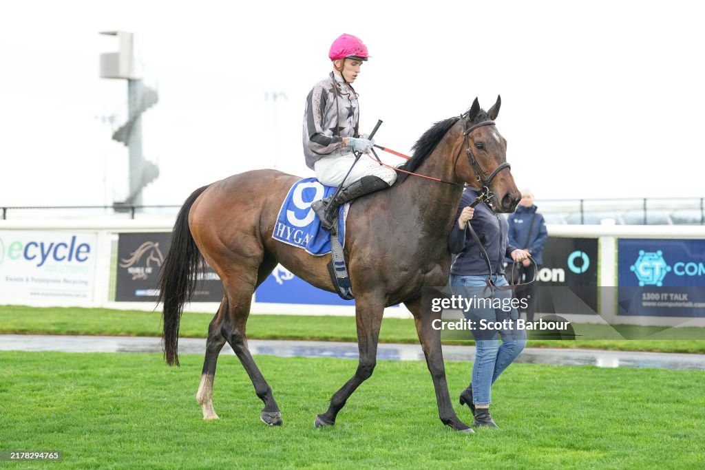 Bridgestone Select Pakenham Maiden Plate (Chute)