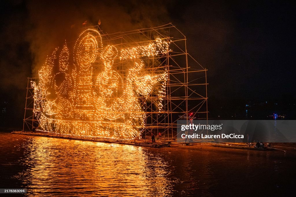 Thai Province Holds Illuminated Boat Procession