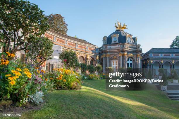 temple of the sun in the hermitage, decked out in the most beautiful sunshine during the wagner festival, bayreuth festival, bavaria - bayreuth stock-fotos und bilder