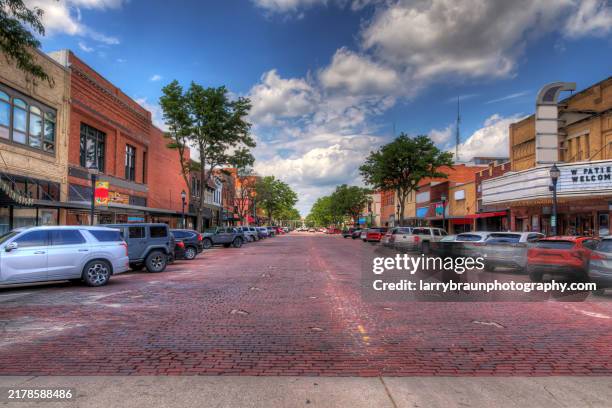 central avenue kearney nebraska - kearney-nebraska photos et images de collection