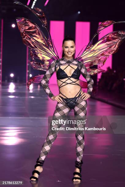 Adriana Lima walks the runway for the Victoria's Secret Fashion Show 2024 on October 15, 2024 in New York City.