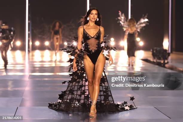 Irina Shayk walks the runway for the Victoria's Secret Fashion Show 2024 on October 15, 2024 in New York City.