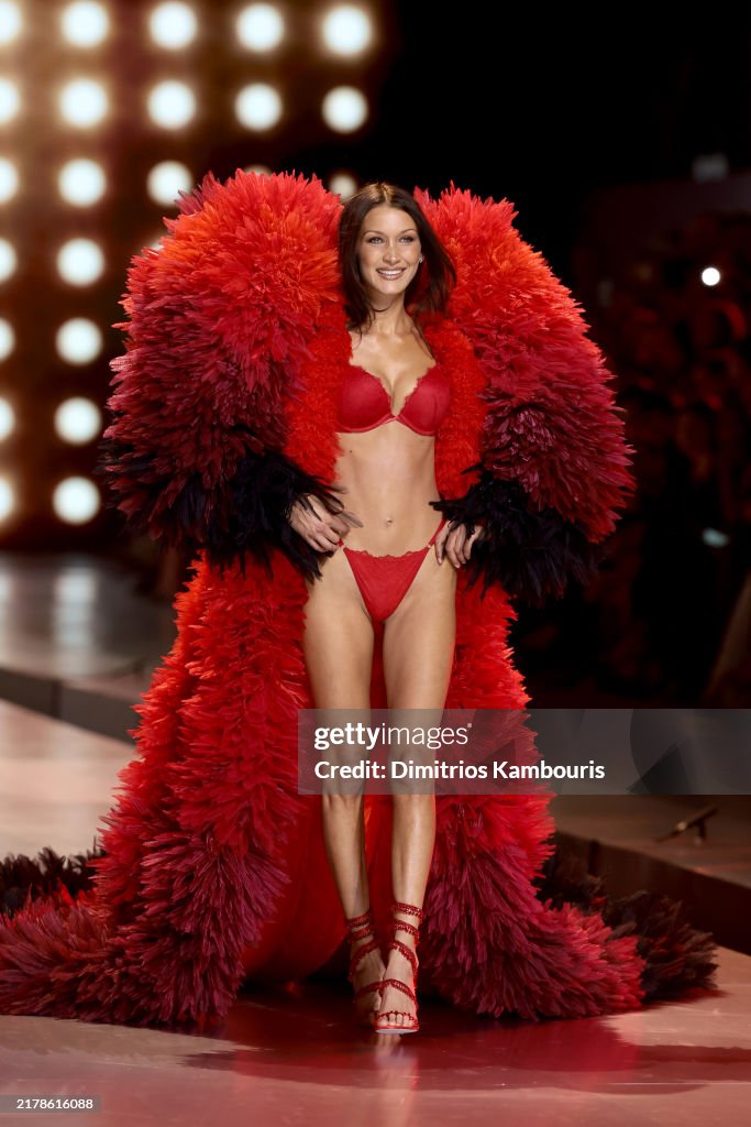 Victoria's Secret Fashion Show 2024