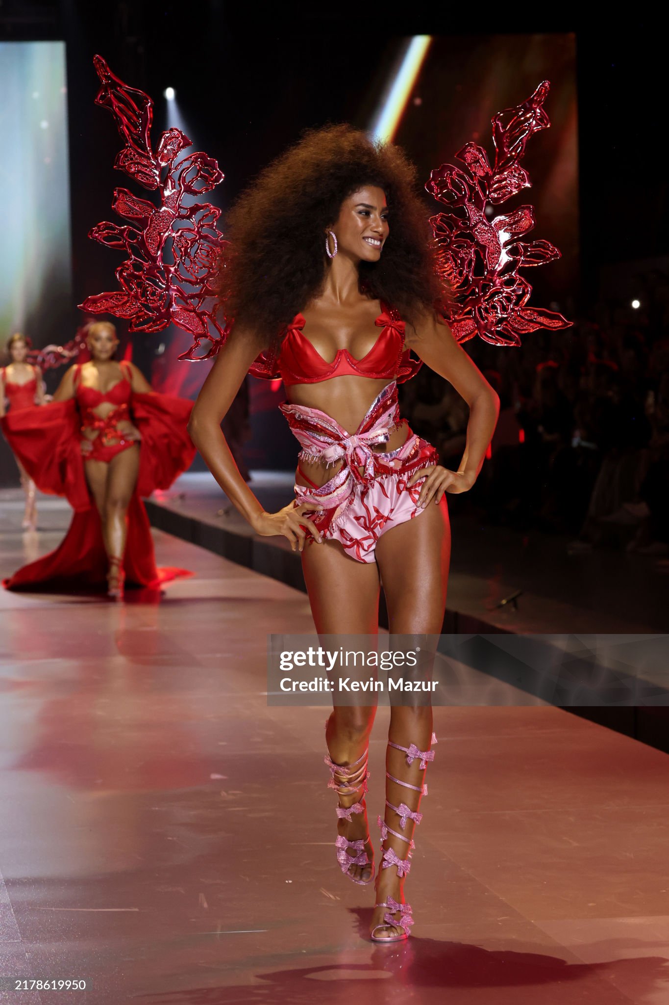 victorias-secret-fashion-show-2024.jpg