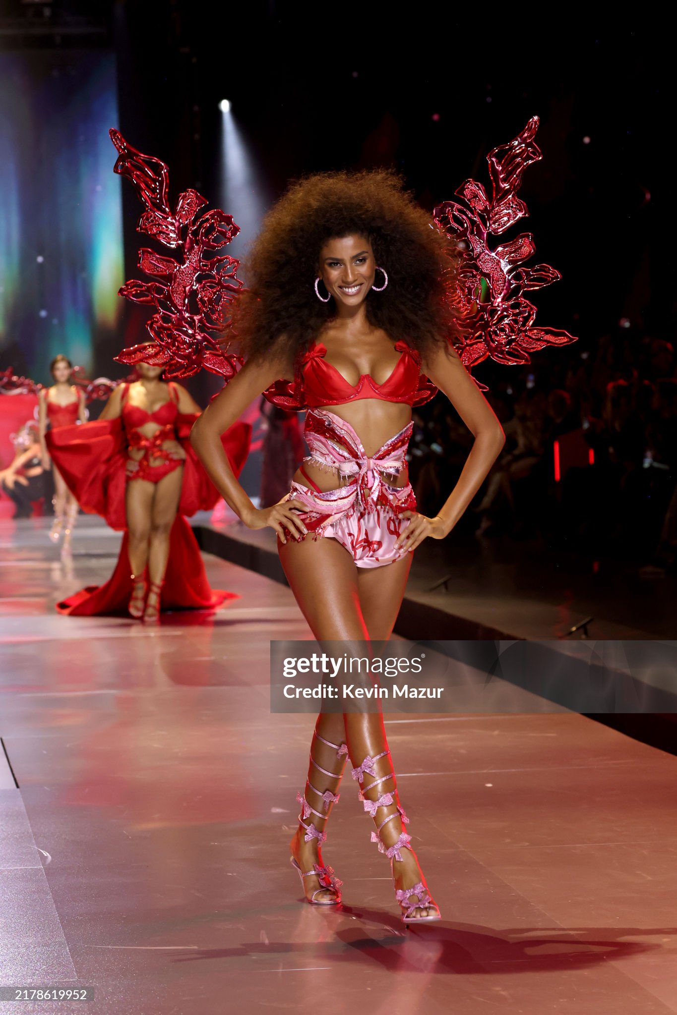 victorias-secret-fashion-show-2024.jpg