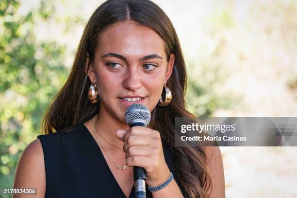 young woman singing outdoors. close up - soloist singer stock pictures, royalty-free photos & images