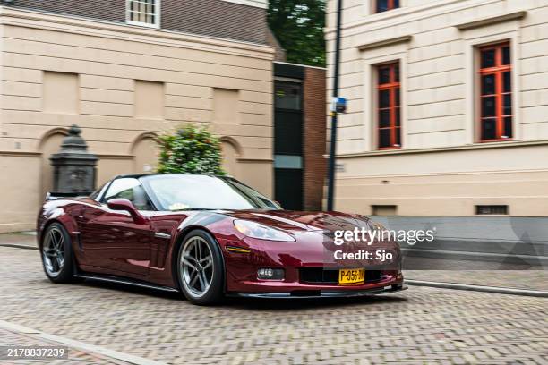 chevrolet corvette (c6) sports car - chevrolet corvette stock pictures, royalty-free photos & images