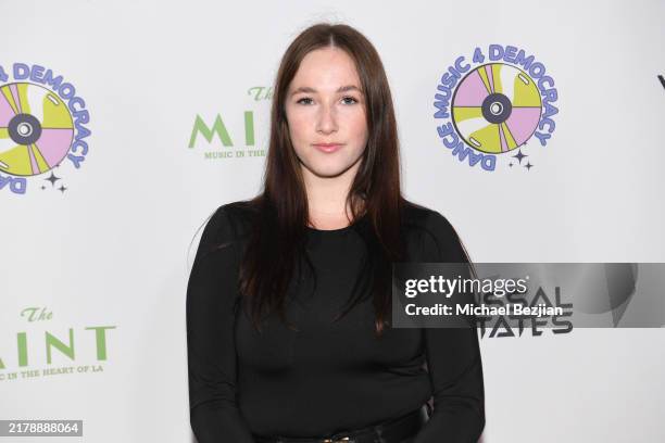 Ruby Simspon 75 Ruby Sims Stock Photos, High-Res Pictures, and Images - Getty Images