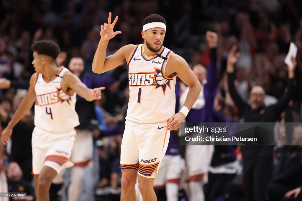 Los Angeles Lakers v Phoenix Suns