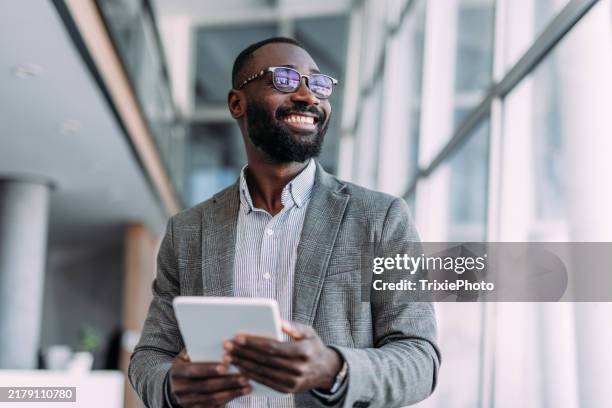 make sure your business is portable. - handelaar financieel beroep stockfoto's en -beelden