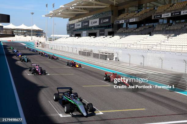 F1 Racing Startingline 1,602 Formula 1 Starting Grid Stock Photos, High-Res Pictures, and ...