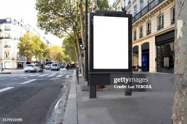 billboard in paris - insegna commerciale foto e immagini stock