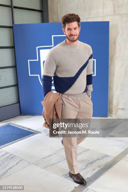 Andrew Garfield attends the match between Como 1907 and Parma at Giuseppe Sinigaglia Stadium on October 19, 2024 in Como, Italy.