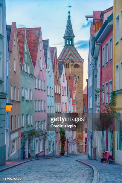 uhrturm von landsberg am lech - stadtviertel stock-fotos und bilder