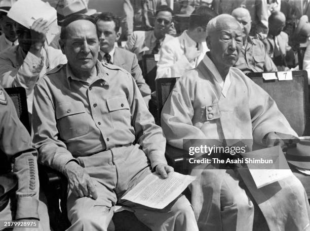 Douglas Rhee 140 Korea President Rhee Stock Photos, High-Res Pictures, and Images ...