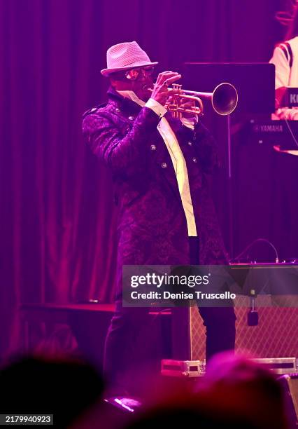 Skip Martin Singer 739 Skip Martin Photos & High Res Pictures - Getty Images