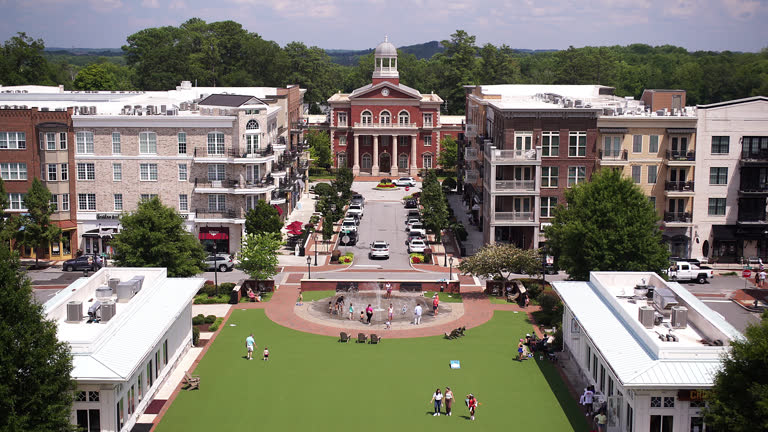 https://media.gettyimages.com/id/2180031418/video/alpharetta-town-square.jpg?b=1&s=640x640&k=20&c=vJo5OELoOgBvvGQuQKb7JrmF15Udv1Bv1z6cjanDUO0=