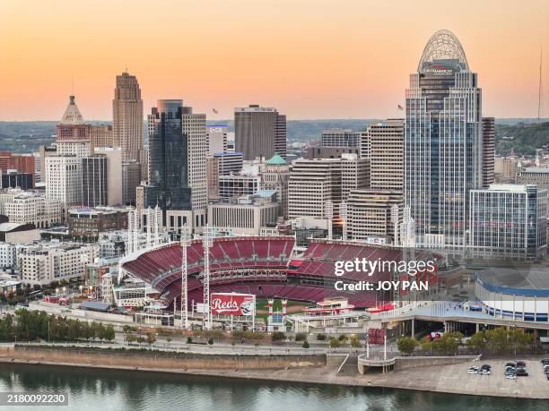 the cincinnati reds - cincinnati stock pictures, royalty-free photos & images