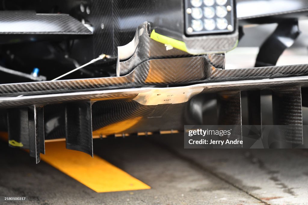 Diffuser In F1 Mercedes-Benz F1 W07 Hybrid rear diffuser detail at Formula One World ...