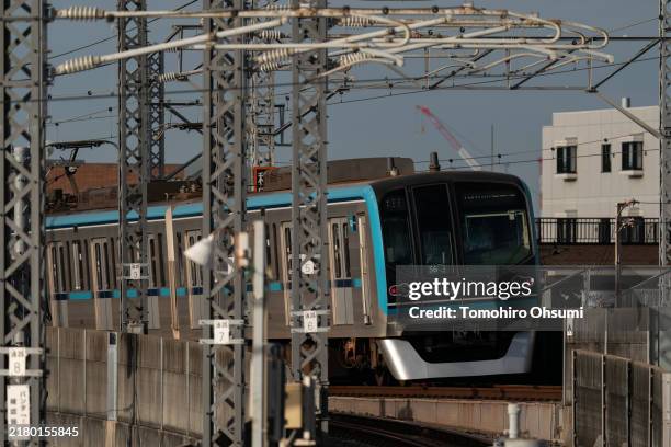 Tozai 32 Tokyo Metro Tozai Line Stock Photos, High-Res Pictures, and Images ...