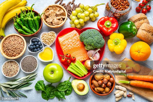 dieta per un cuore forte e sano - lipoproteina a bassa densità foto e immagini stock