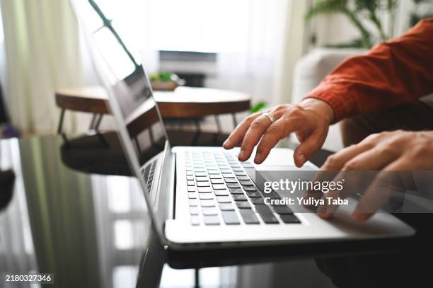 pagos no autorizados, ataque de piratas informáticos. - phishing fotografías e imágenes de stock