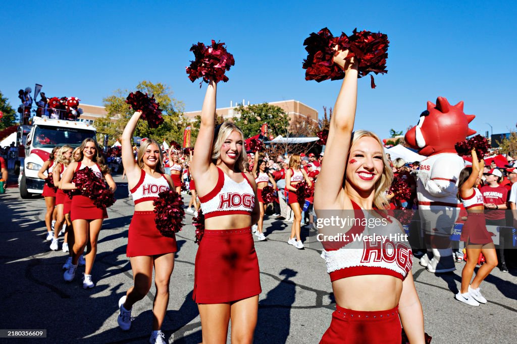 Arkansas Razorbacks Cheer Cheerleaders of the Arkansas Razorbacks performs before a game... News ...