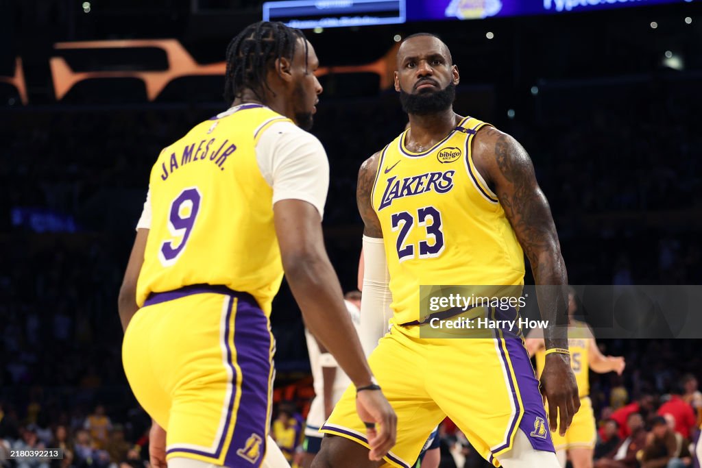Minnesota Timberwolves v Los Angeles Lakers