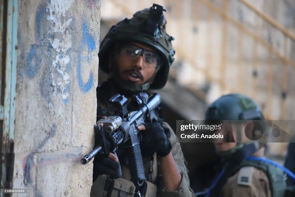 Israeli forces raid Hebron city of West Bank