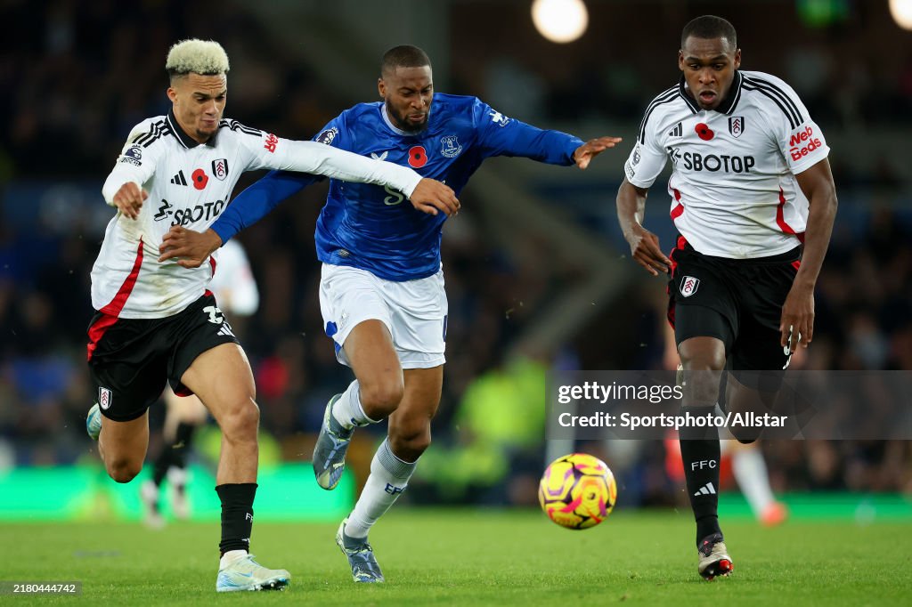 Everton FC v Fulham FC - Premier League
